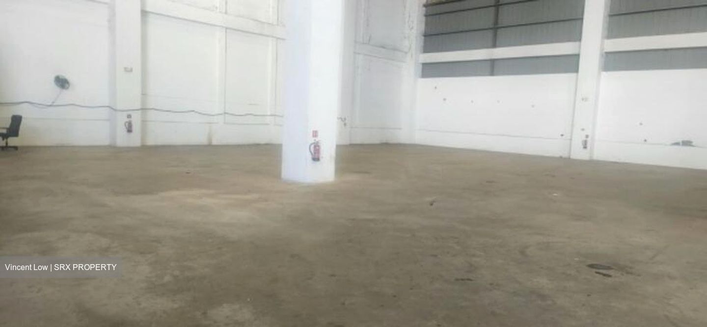 Tampines Industrial Drive (D18), Warehouse #511388151